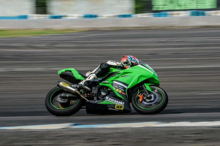Essayer une moto de course : comment se passe baptême de pilotage ?