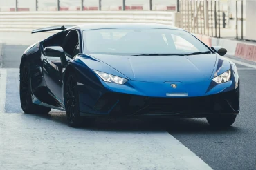 Essayer une voiture de sport : comment se passe un baptême de pilotage ?